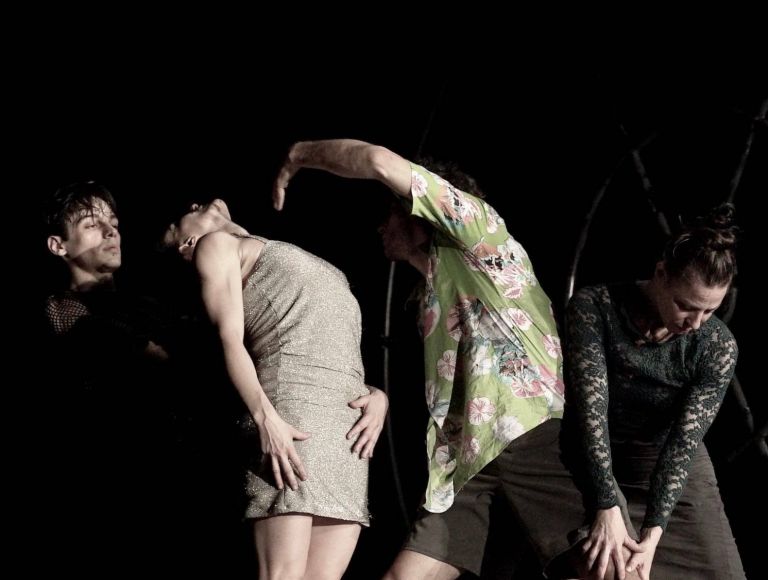 «Κι όμΩς κινείται» – Νέα παράσταση «9.25» από την ομάδα χορού και ακροβασίας | tovima.gr