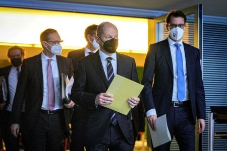 Γερμανία – Δεν θα τελειώσει τον Μάρτιο η πανδημία λέει ο Σολτς