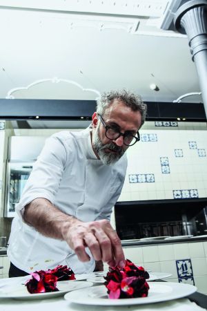 Από τη Μόντενα στην Αντίπαρο με πυξίδα τη γαστρονομία