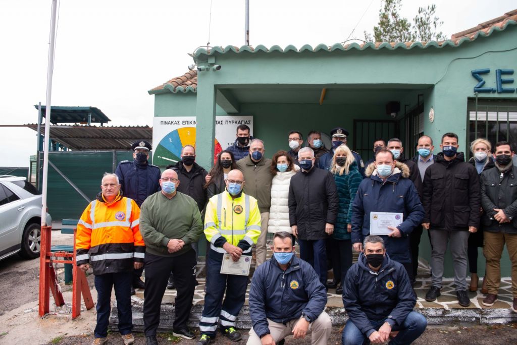 Ο Τάκης Θεοδωρικάκος τίμησε τους εθελοντές αστυνομικούς που συνδράμουν στο έργο προστασίας του Υμηττού