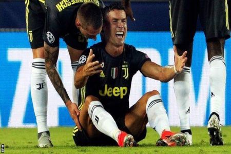 Ρονάλντο – Απολογήθηκε για την κόκκινη αγοράζοντας υπολογιστές σε όλους