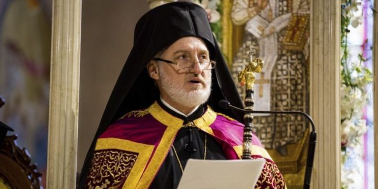 Αρχιεπίσκοπος Ελπιδοφόρος – Ξεκίνησε η διανομή 1 εκατ. δολαρίων πυρόπληκτους Έλληνες | tovima.gr