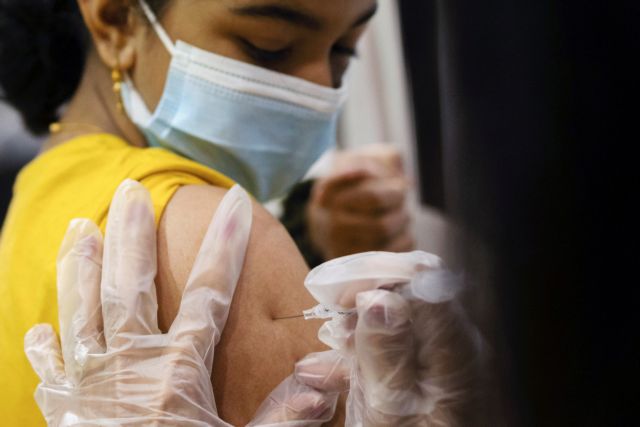 Έφθασαν τα πρώτα 60.000 παιδικά εμβόλια | tovima.gr