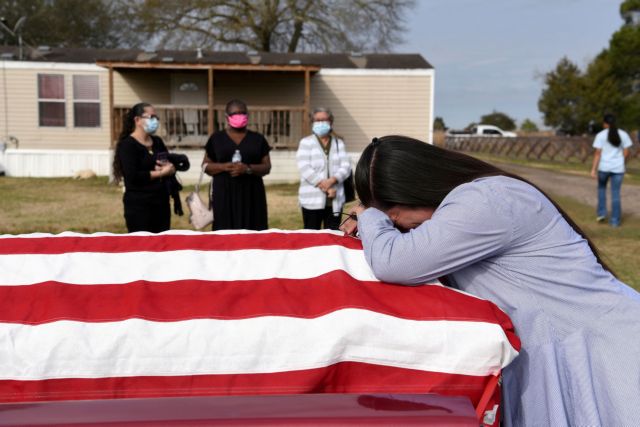 ΗΠΑ – Ένας στους 100 Αμερικανούς άνω των 65 ετών πέθανε εξαιτίας της covid-19