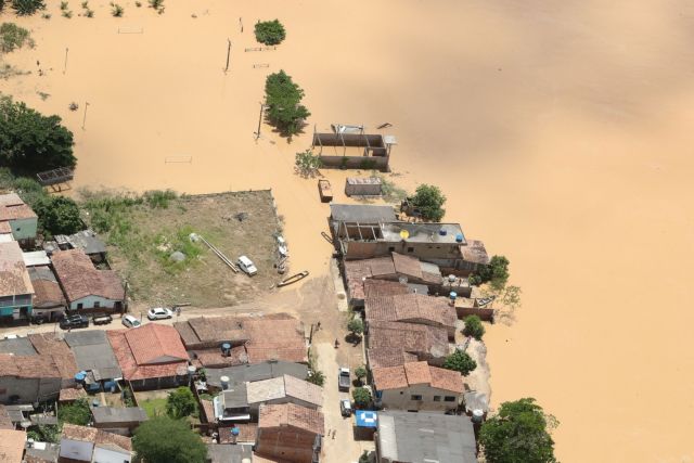 Βραζιλία – Κατακλυσμός με 10 νεκρούς και 20.000 εκτοπισμένους – Εβρεχε σχεδόν επί μια εβδομάδα | tovima.gr