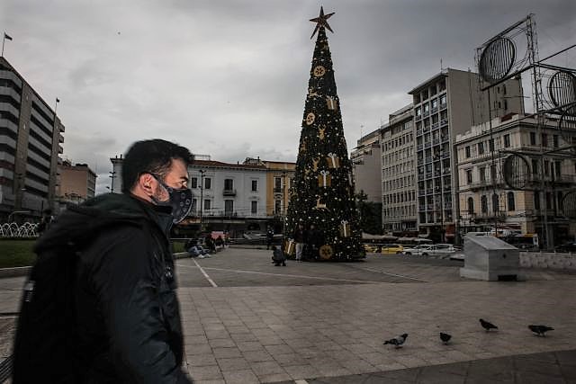 Κορωνοϊός – Χριστούγεννα στη σκιά της Όμικρον – Προβλέψεις για νέα έκρηξη κρουσμάτων | tovima.gr