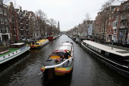 Ολλανδία – Εισηγήσεις για αυστηρότερα μέτρα κατά της Ομικρον