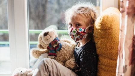 Κορωνοϊός – Νέα μελέτη του ECDC αποκαλύπτει ποια παιδιά χρειάζεται νοσηλεία