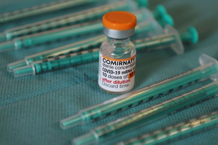 Πρασσάς – «Τι συμβαίνει με τα εμβόλια και τη μετάλλαξη Όμικρον»