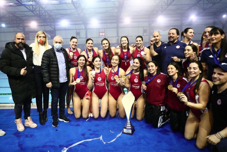 Ολυμπιακός – Τα «κλικς» της κατάκτησης του Super Cup από τα Ερυθρόλευκα κορίτσια (pics) | tovima.gr
