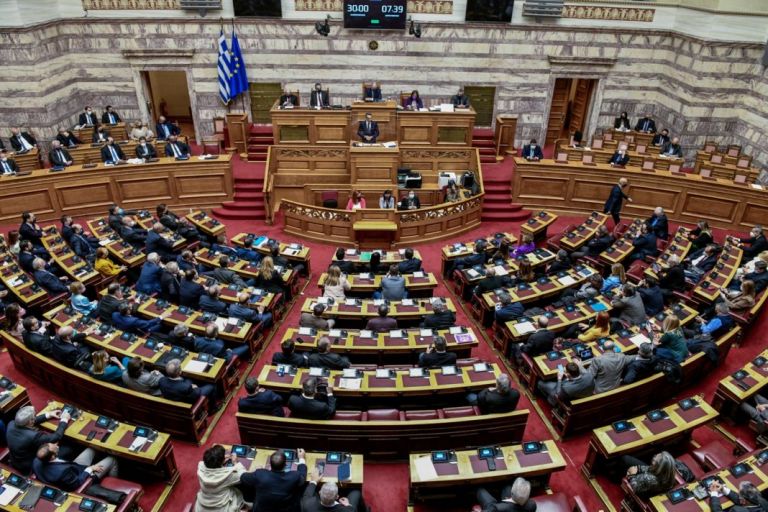 Βουλή – Με 158 «ναι» κυρώθηκε ο νέος κρατικός προϋπολογισμός | tovima.gr