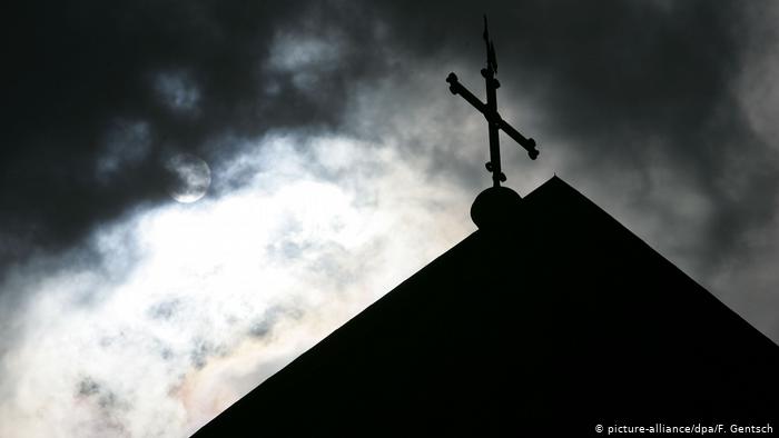 Ισπανία – Έρευνα για σεξουαλική κακοποίηση εκατοντάδων, ίσως και χιλιάδων, παιδιών αντιμετωπίζει η Καθολική Εκκλησία στη χώρα | tovima.gr