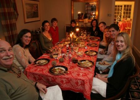 Παγώνη – Έως 10 άτομα στα γιορτινά τραπέζια – Η απειλητική επιστολή που δέχθηκε