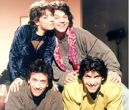 Ρεβεγιόν Χριστουγέννων στο MEGA με τους «Απαράδεκτους»