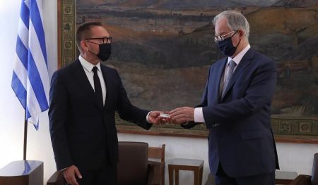 Ο Στουρνάρας, το στικάκι και η πανδημία