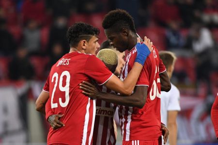 Θρύλος… 44 αστέρων