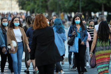 Νέα μέτρα – Μάσκα παντού από την Παρασκευή – Απαγορεύονται δημόσιες εκδηλώσεις