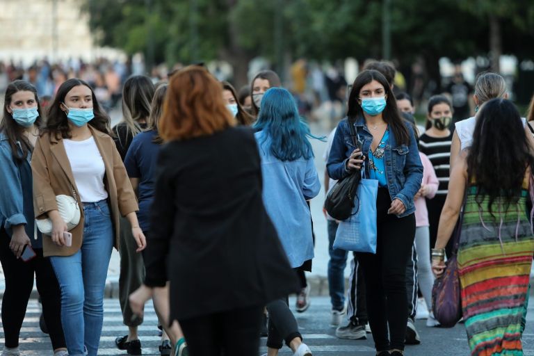 Νέα μέτρα – Μάσκα παντού από την Παρασκευή – Απαγορεύονται δημόσιες εκδηλώσεις | tovima.gr
