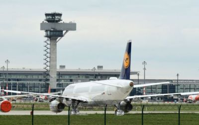 Κορωνοϊός – Η «Όμικρον» καθηλώνει τα αεροπλάνα – Ακυρώθηκαν πάνω από 4.500 πτήσεις παγκοσμίως