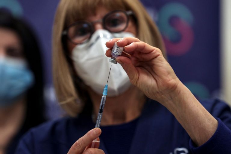 Εμβόλιο – Το Ισραήλ δοκιμάζει την τέταρτη δόση πριν από τη μαζική χορήγηση | tovima.gr