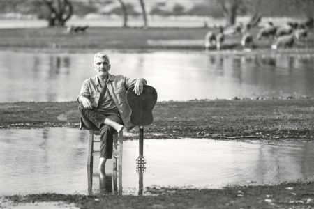 Δημήτρης Μυστακίδης – «Το λαϊκό τραγούδι είναι το κλειδί που ανοίγει τις ψυχές των ανθρώπων»