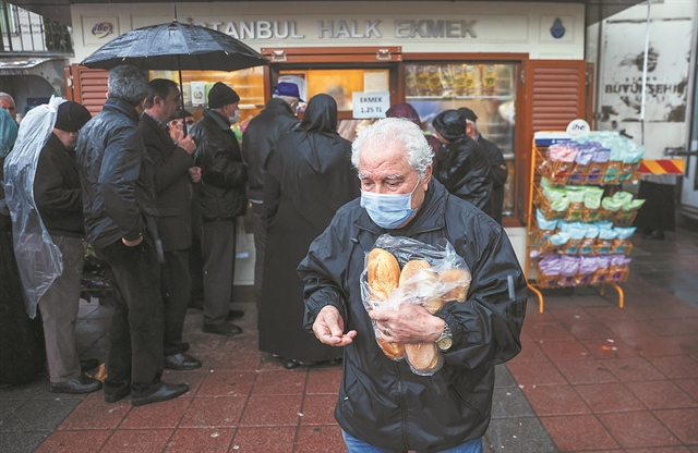 Η τουρκική λίρα, το κοράνι, και το ψωμί του λαού | tovima.gr