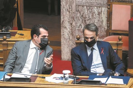Αλλαγή χρόνου με (ημι)μέτρα και ελπίδες για… καλή τύχη το 2022