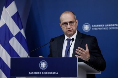 Οικονόμου – Τι απάντησε στο άρθρο του Αλέξη Τσίπρα για τη διαχείριση της πανδημίας