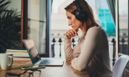 Νέα μέτρα – Τηλεργασία από σήμερα σε Δημόσιο και ιδιωτικό τομέα