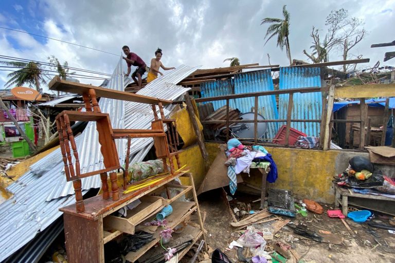 Φιλιππίνες – Πάνω από 400 νεκροί ο τραγικός απολογισμός από τον τυφώνα Ράι | tovima.gr