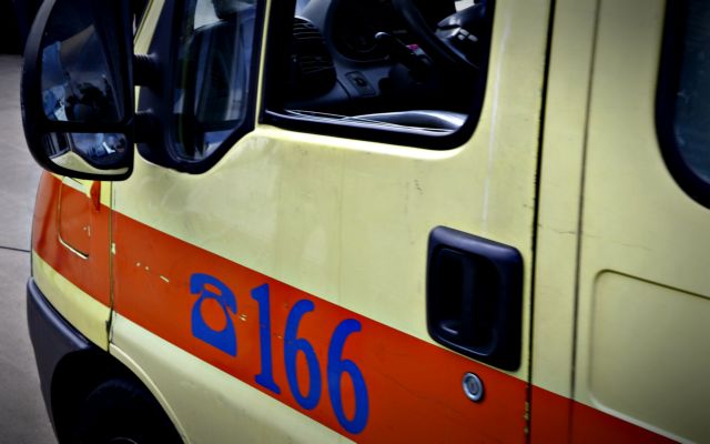 Τροχαίο στην Κατεχάκη – Απεγκλωβίστηκαν δύο άτομα χωρίς τις αισθήσεις τους | tovima.gr