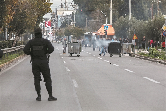 Τι συμβαίνει στα ΕΠΑΛ: «Νησί των ναυαγών» για μια γενιά που δεν είναι χαμένη