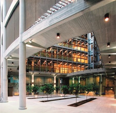 Στήριξη της οικονομίας με επενδύσεις 6,5 δισ. ευρώ