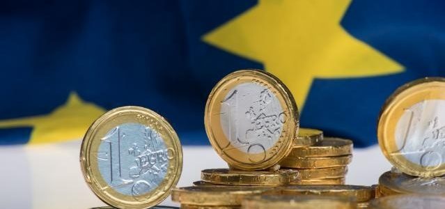 20 years of euros – Greek public debt would be over 1 trillion euros, without participation in the Eurozone | tovima.gr