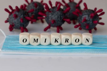 Τσακρής – Η Όμικρον είναι στην ουσία καινούριος ιός – Νέα παραλλαγή του κορωνοϊού εντοπίστηκε στη Γαλλία
