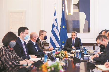 Η κυριαρχία Μητσοτάκη και το ρίσκο των διπλών εκλογών
