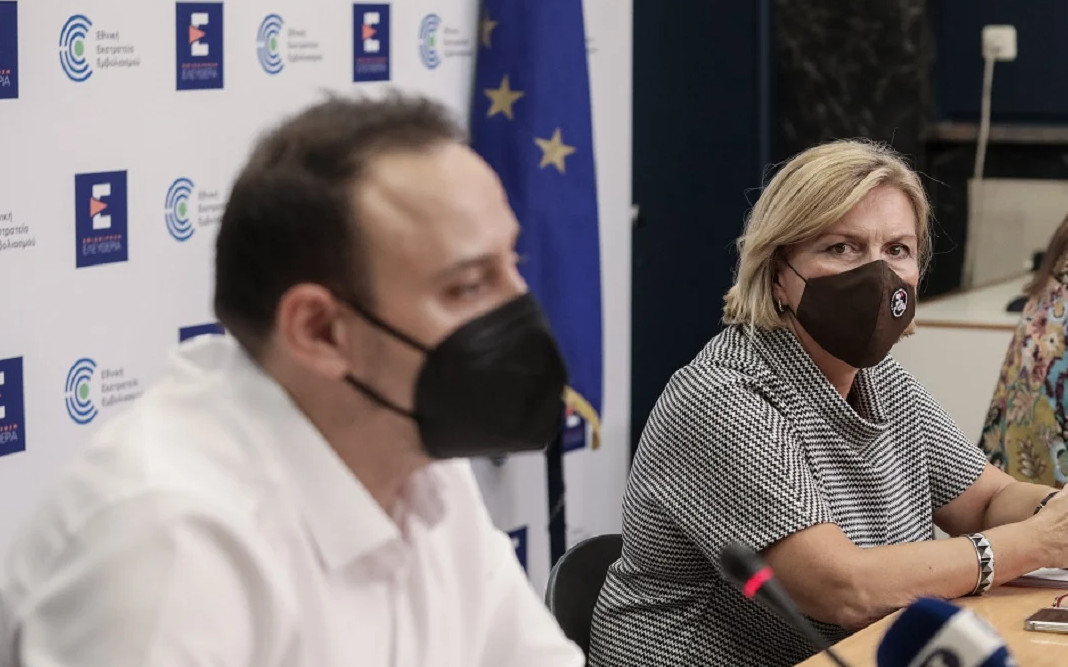 Κορωνοϊός –  LIVE: Η ενημέρωση για την εξέλιξη της πανδημίας