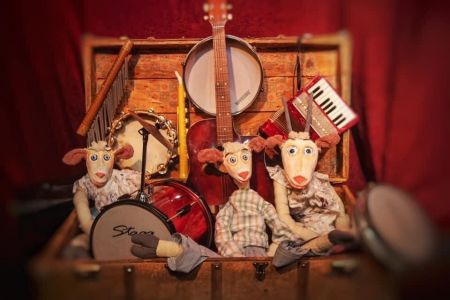 Κουκλοθεατρικό μιούζικαλ  – “Ο Λύκος και τα Εφτά Κατσικάκια”