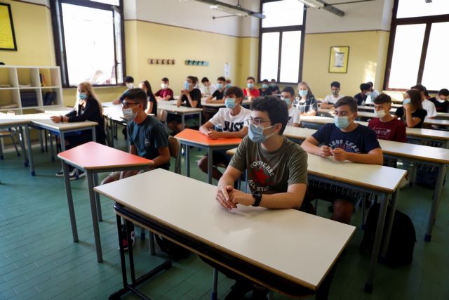 Italia – 600 liceali chiedono di non aprire le scuole – Notizie – news