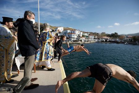 Μητσοτάκης – Επιλογή ζωής το εμβόλιο – Τι είπε για το άνοιγμα των σχολείων