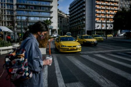 Παραλλαγή Όμικρον – Γιατί πλέον τα μέτρα «πιέζουν» και τους εμβολιασμένους