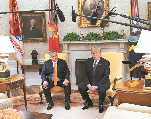 Η Διεθνής των αυταρχικών απειλεί τη δημοκρατία