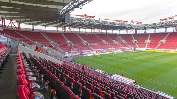 Experts, government review extension, revision of public health measures