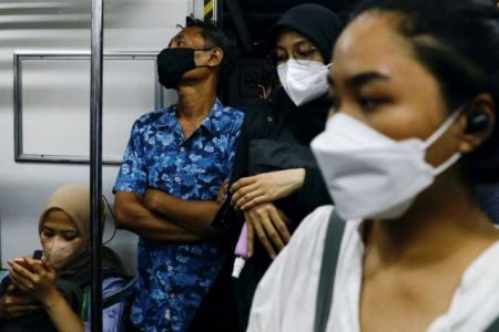 Ινδονησία – Όποιος θέλει τρίτη δόση εμβολίου να την πληρώσει από την τσέπη του