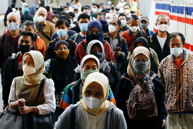 Εμβόλιο – Μόνο το 17,4 του παγκόσμιου πληθυσμού έχει κάνει και τις δύο δόσεις