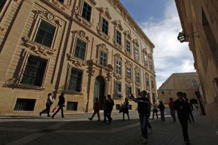 ΟΑΕΔ – Προσλήψεις ελληνόφωνου προσωπικoύ στη Μάλτα με μισθό 23.500 ευρώ