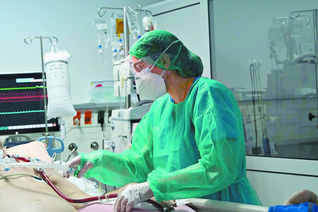 Κορωνοϊός – Εκρηξη εισαγωγών στα νοσοκομεία – Αυξήθηκαν κατά 18% οι ασθενείς ηλικίας 4-18 ετών