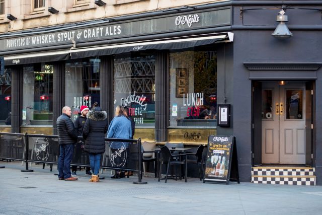 Βρετανία – 335 θάνατοι απο κορωνοϊό σε ένα 24ωρο