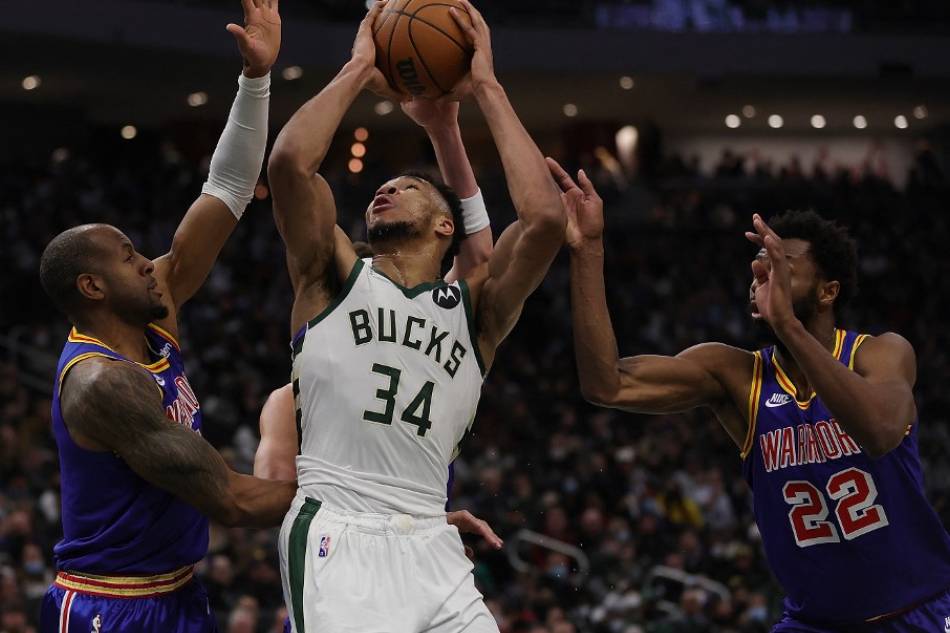 Ο… τριπλός Γιάννης και η παρέα του ισοπέδωσαν τους Γουόριορς (118-99)