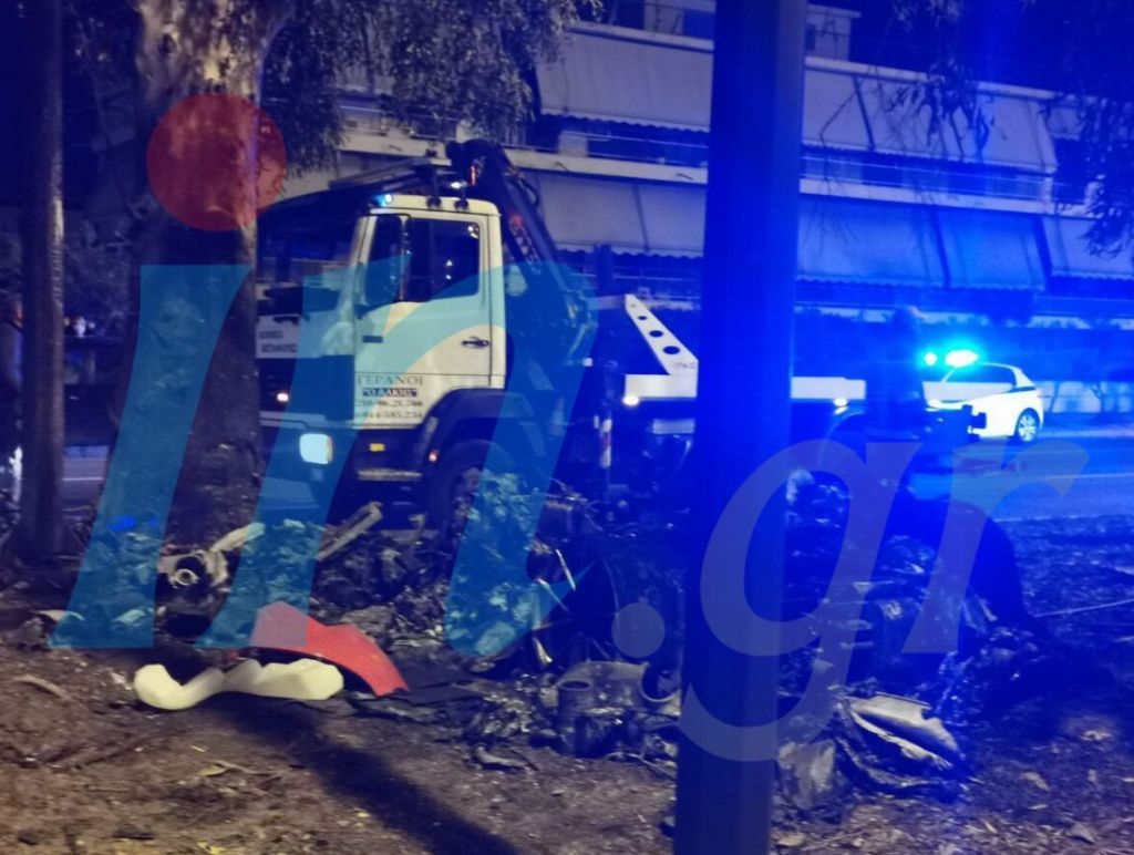 Βούλα – Άμορφη μάζα η Ferrari από το σφοδρό τροχαίο – Συγκλονίζουν οι εικόνες από το σημείο